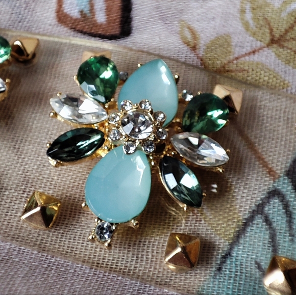 Thick Clear Plastic Gold Tone Rhinestone Snap Cuff Bracelet Emerald Seafoam EUC - Picture 2 of 16